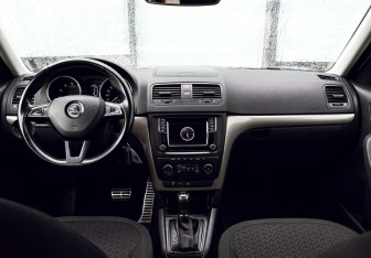 Подержанный автомобиль Skoda Yeti 2016 года (19 фото)