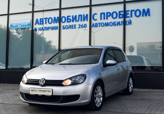 Подержанный автомобиль Volkswagen Golf Hatchback 2012 года (1 фото)