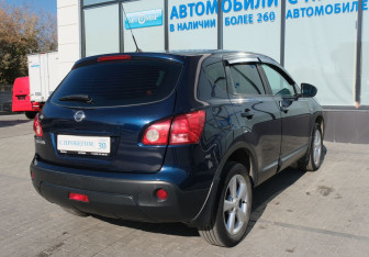 Подержанный автомобиль Nissan Qashqai 2008 года (5 фото)