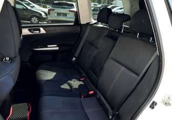 Подержанный автомобиль Subaru Forester Suv 2010 года (16 фото)