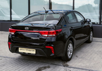 Подержанный автомобиль Kia Rio Sedan 2019 года (5 фото)