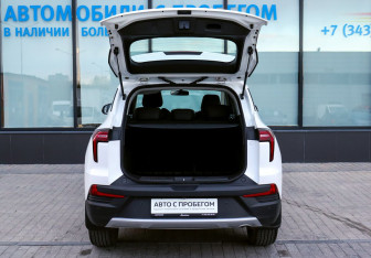 Подержанный автомобиль Москвич 3 2023 года (21 фото)
