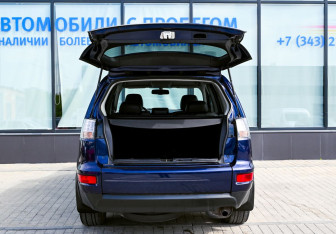 Подержанный автомобиль Mitsubishi Outlander 2012 года (19 фото)