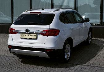 Подержанный автомобиль Brilliance V5 2014 года (5 фото)