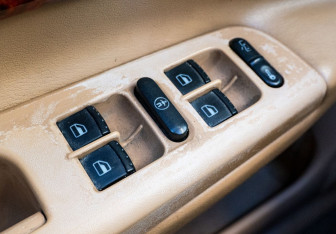 Подержанный автомобиль Skoda Octavia Liftback 2001 года (12 фото)