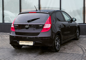 Подержанный автомобиль Hyundai i30 Hatchback 2010 года (5 фото)