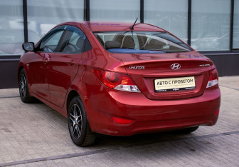 Подержанный автомобиль Hyundai Solaris Sedan 2011 года (3 фото)