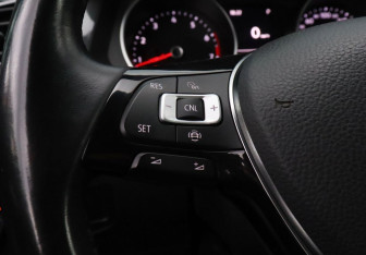 Подержанный автомобиль Volkswagen Tiguan 2019 года (14 фото)