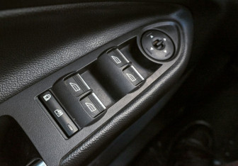 Подержанный автомобиль Ford Kuga 2017 года (17 фото)