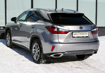 Подержанный автомобиль Lexus RX 2018 года (3 фото)