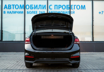 Подержанный автомобиль Hyundai Solaris Sedan 2017 года (22 фото)