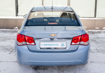 Подержанный автомобиль Chevrolet Cruze Sedan 2011 года (4 фото)