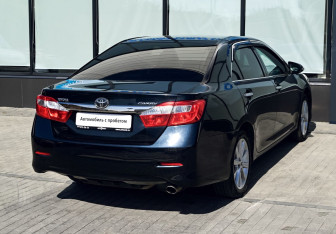 Подержанный автомобиль Toyota Camry Sedan 2013 года (5 фото)