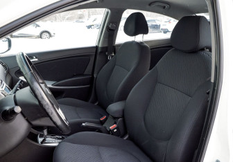 Подержанный автомобиль Hyundai Solaris Sedan 2011 года (9 фото)