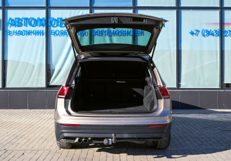 Подержанный автомобиль Volkswagen Tiguan 2018 года (18 фото)