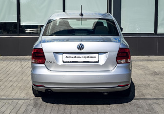 Подержанный автомобиль Volkswagen Polo Sedan 2017 года (4 фото)