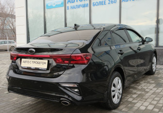 Подержанный автомобиль Kia Cerato Sedan 2021 года (5 фото)