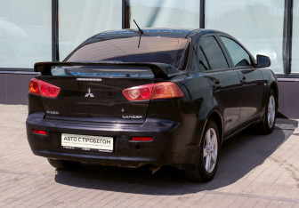 Подержанный автомобиль Mitsubishi Lancer Sedan 2007 года (5 фото)