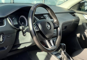 Подержанный автомобиль Skoda Octavia Liftback 2017 года (9 фото)