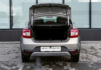 Подержанный автомобиль Renault Logan Sedan 2019 года (18 фото)