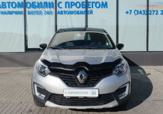 Подержанный автомобиль Renault Kaptur 2018 года (8 фото)