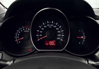 Подержанный автомобиль Kia Rio Sedan 2015 года (9 фото)