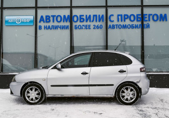Подержанный автомобиль SEAT Ibiza Hatchback 2007 года (2 фото)