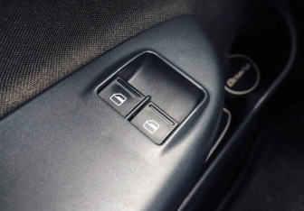 Подержанный автомобиль Skoda Octavia Liftback 2011 года (12 фото)