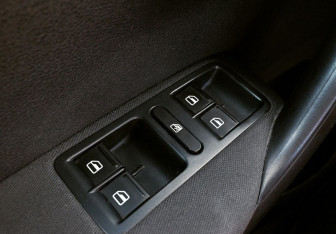 Подержанный автомобиль Volkswagen Polo Sedan 2012 года (12 фото)