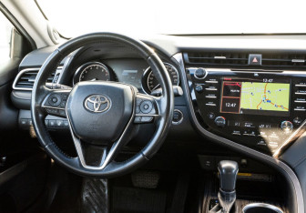 Подержанный автомобиль Toyota Camry Sedan 2018 года (11 фото)