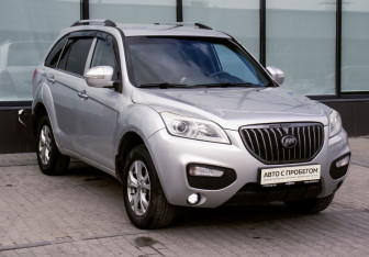 Подержанный автомобиль Lifan X60 2016 года (7 фото)