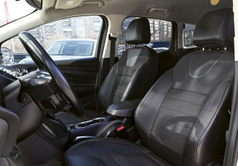 Подержанный автомобиль Ford Kuga 2014 года (16 фото)