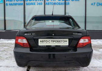Подержанный автомобиль Daewoo Nexia Sedan 2011 года (4 фото)