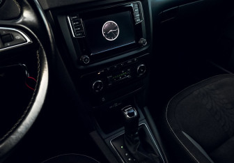 Подержанный автомобиль Skoda Yeti 2017 года (9 фото)