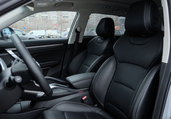 Подержанный автомобиль Belgee X70 2025 года (17 фото)