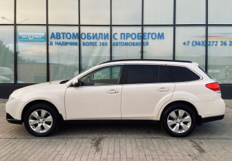 Подержанный автомобиль Subaru Outback Wagon 2011 года (2 фото)