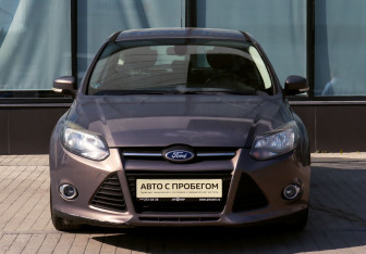 Подержанный автомобиль Ford Focus Hatchback 2013 года (8 фото)