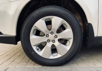 Подержанный автомобиль Subaru Outback Wagon 2011 года (17 фото)