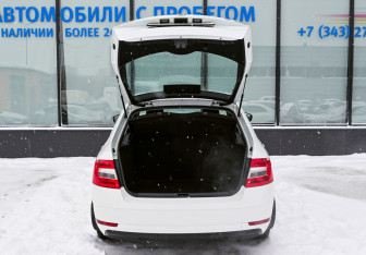 Подержанный автомобиль Skoda Octavia Liftback 2018 года (18 фото)