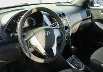 Подержанный автомобиль Hyundai Solaris Sedan 2013 года (9 фото)