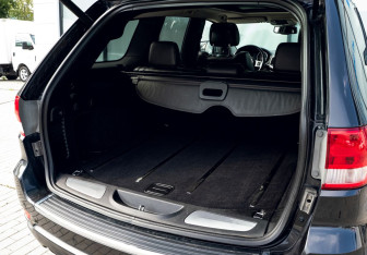 Подержанный автомобиль Jeep Grand Cherokee 2011 года (21 фото)