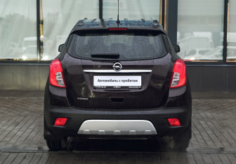 Подержанный автомобиль Opel Mokka 2013 года (4 фото)