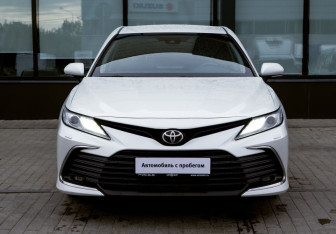 Подержанный автомобиль Toyota Camry Sedan 2021 года (8 фото)