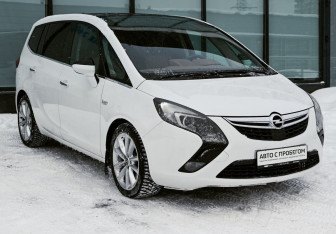Подержанный автомобиль Opel Zafira Compactvan 2013 года (7 фото)