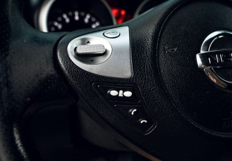 Подержанный автомобиль Nissan Juke 2012 года (13 фото)
