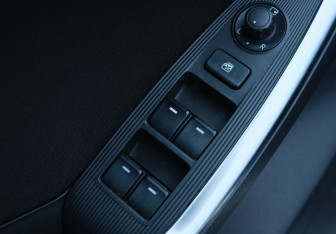 Подержанный автомобиль Mazda CX-5 2012 года (11 фото)