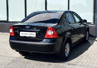 Подержанный автомобиль Ford Focus Sedan 2007 года (5 фото)