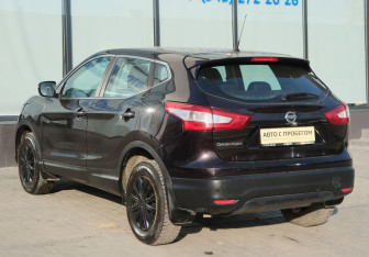 Подержанный автомобиль Nissan Qashqai 2014 года (3 фото)