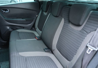 Подержанный автомобиль Renault Kaptur 2017 года (17 фото)