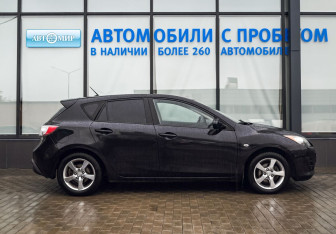 Подержанный автомобиль Mazda 3 Hatchback 2011 года (6 фото)